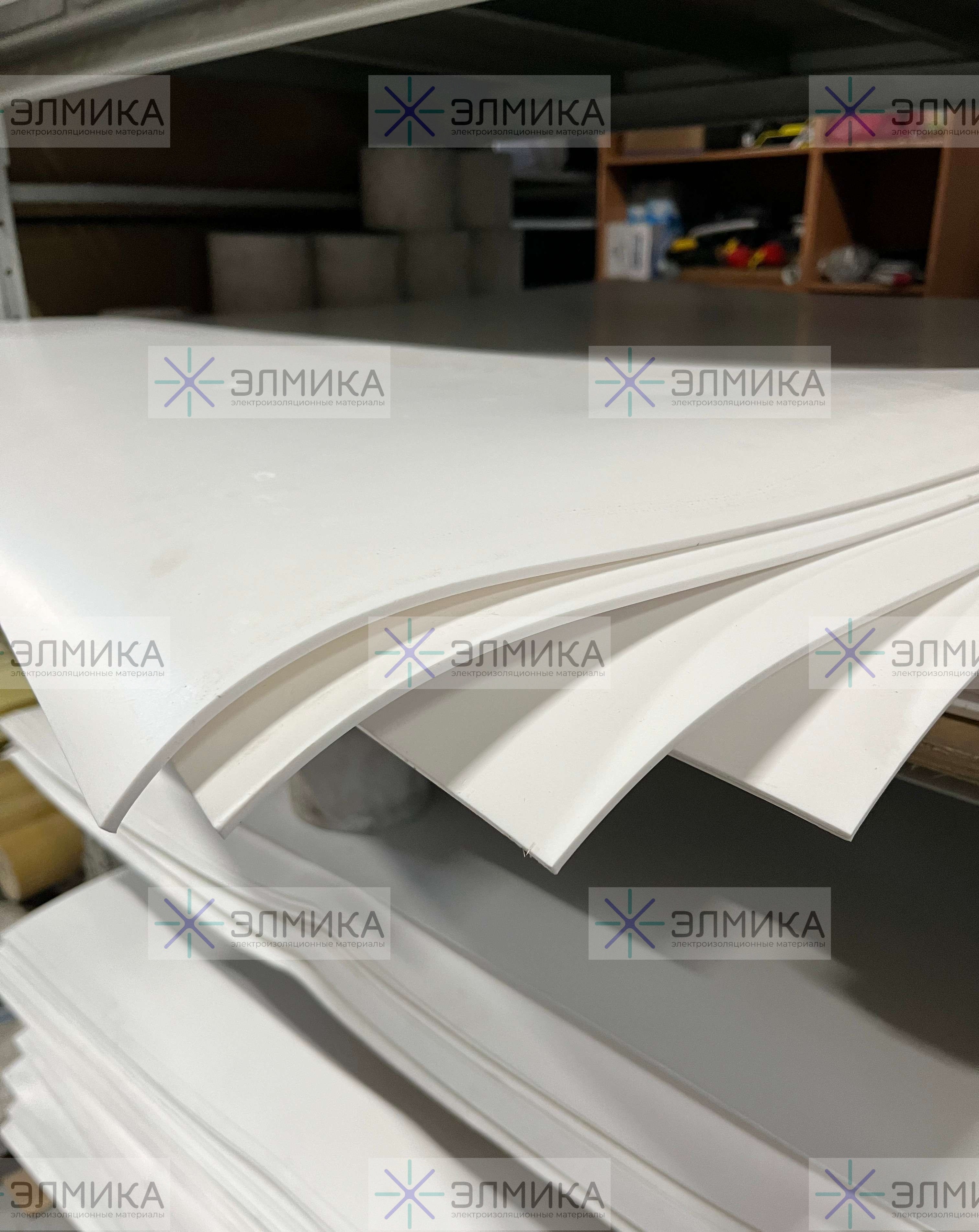 Лист фторопласта ПТФЭ 500×500 мм — компактная заготовка для ремонта